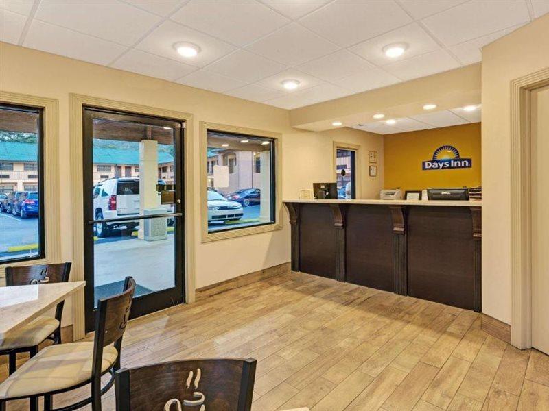 Days Inn By Wyndham Cherokee Near Casino Екстер'єр фото