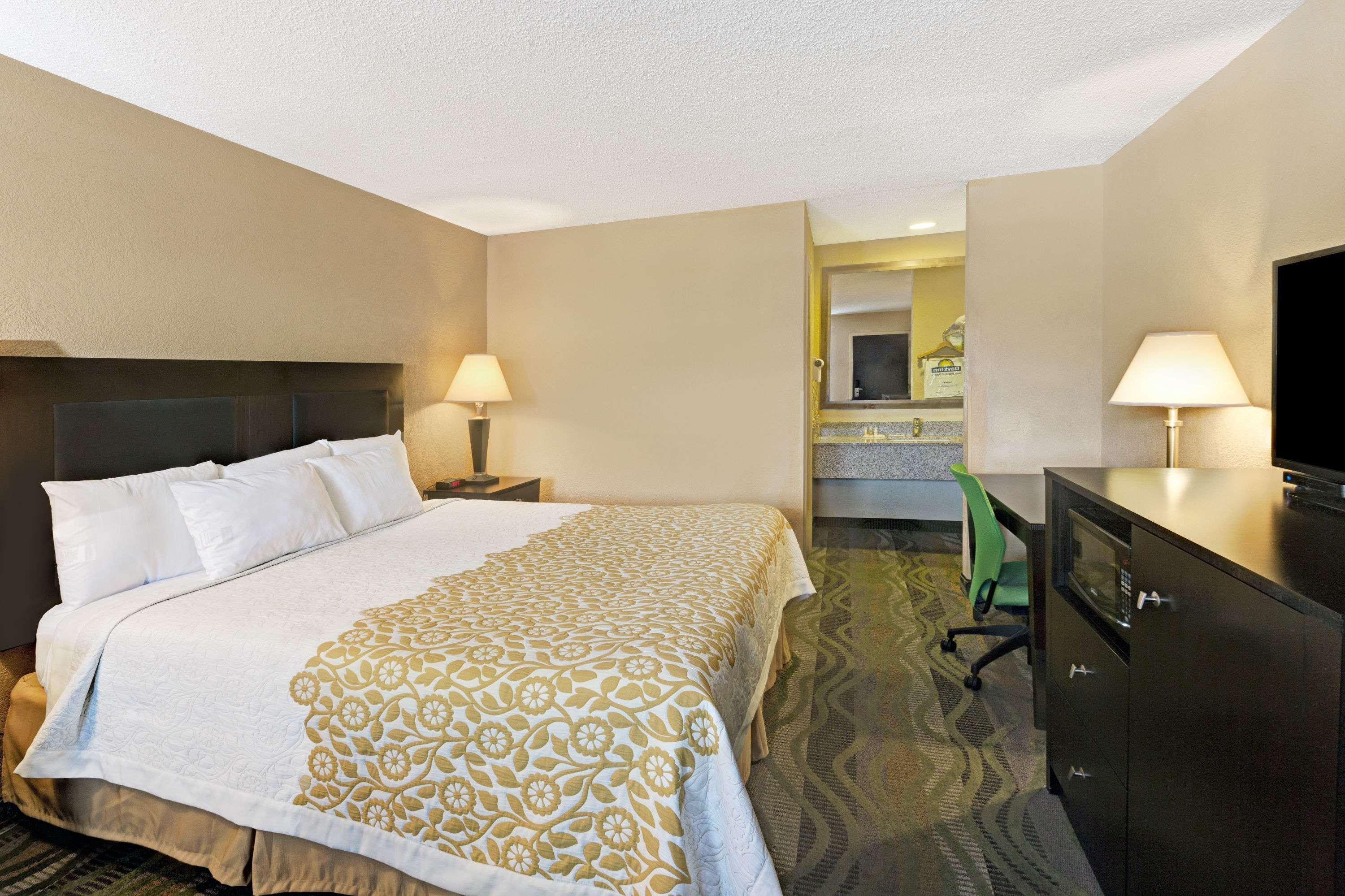 Days Inn By Wyndham Cherokee Near Casino Екстер'єр фото
