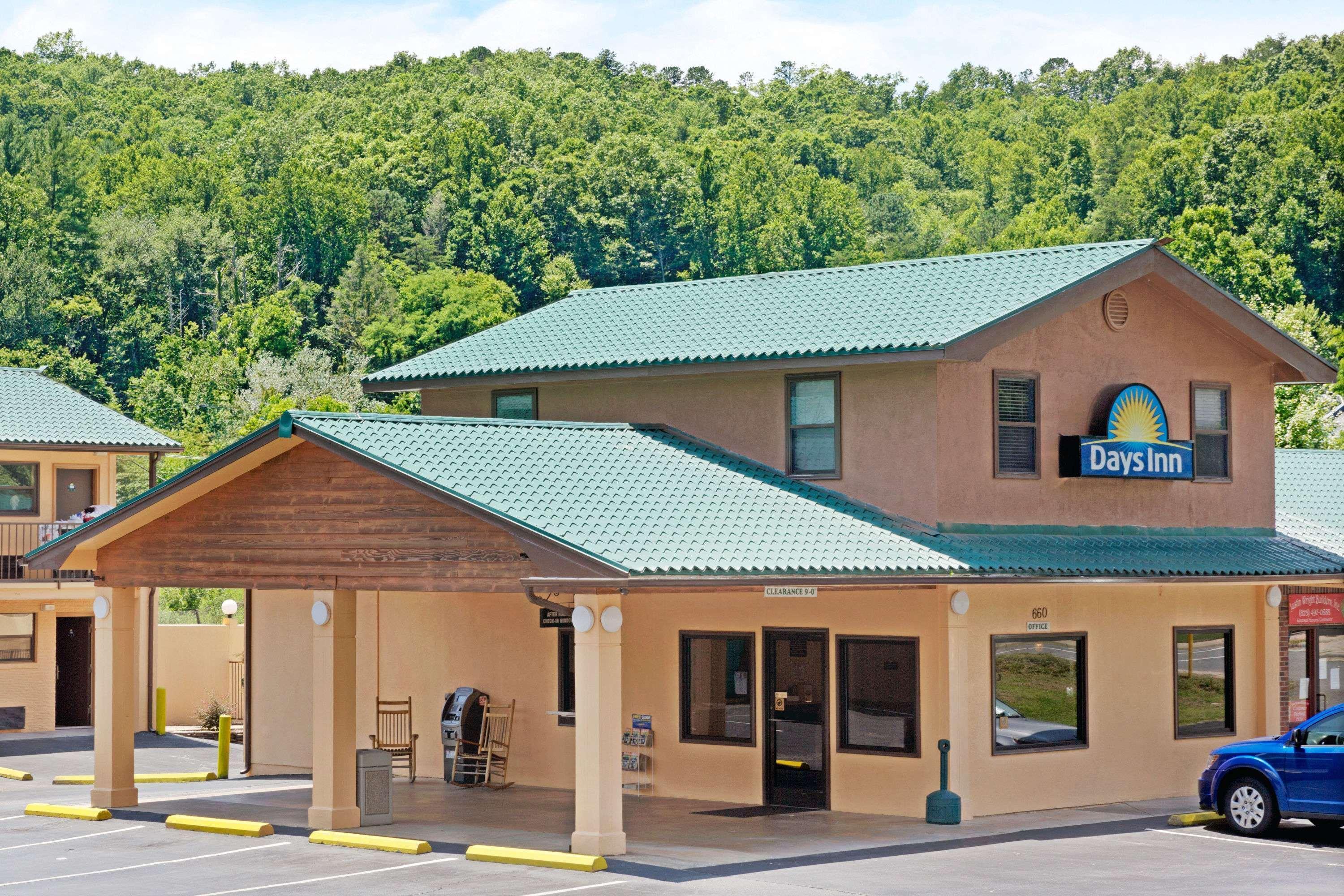 Days Inn By Wyndham Cherokee Near Casino Екстер'єр фото